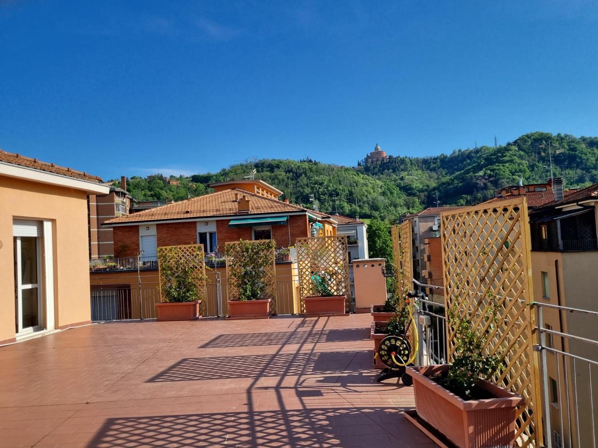 Attico Vista San Luca Bolonha Exterior foto