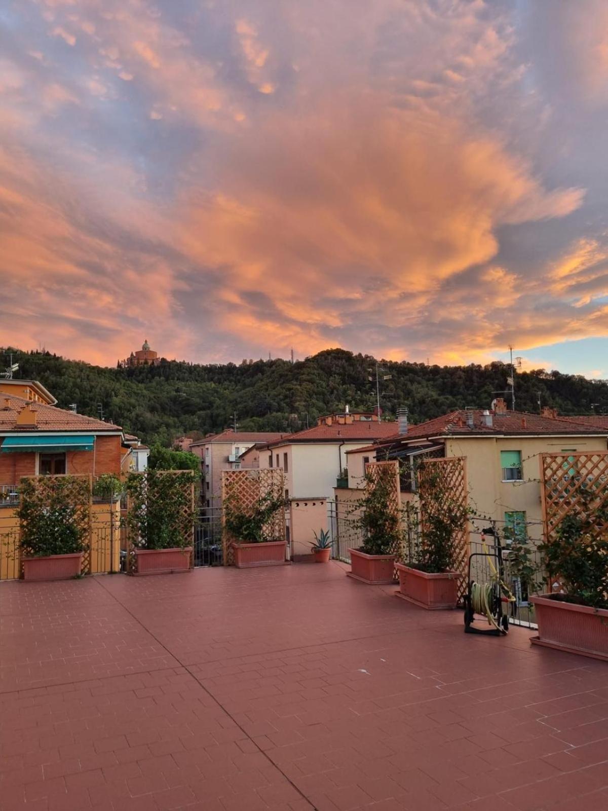 Attico Vista San Luca Bolonha Exterior foto